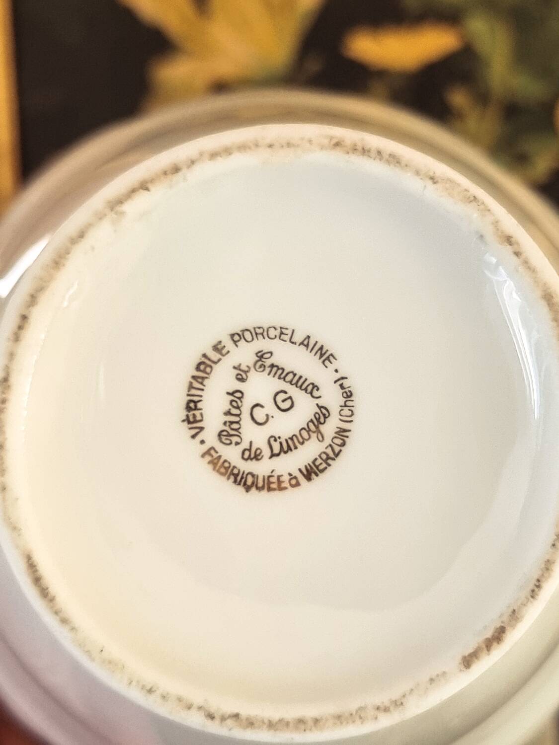 Coffee/tea pot, milk jug and sugar bowl