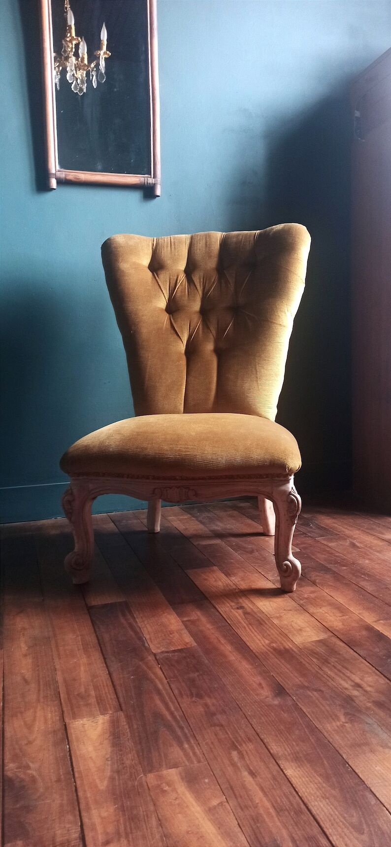 Vintage padded toad armchair
