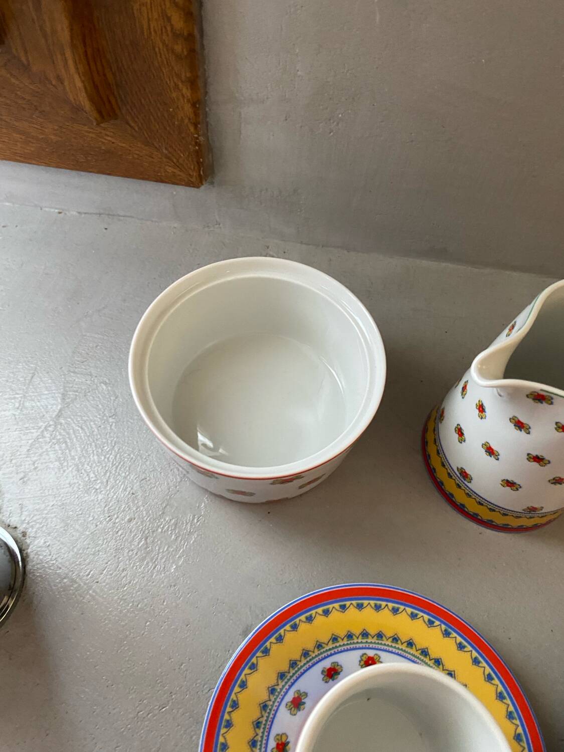 Porcelain coffee service Arles decor solafrance