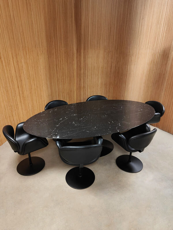 Table à manger Tulipe ovale vintage en marbre Eero Saarinen Knoll