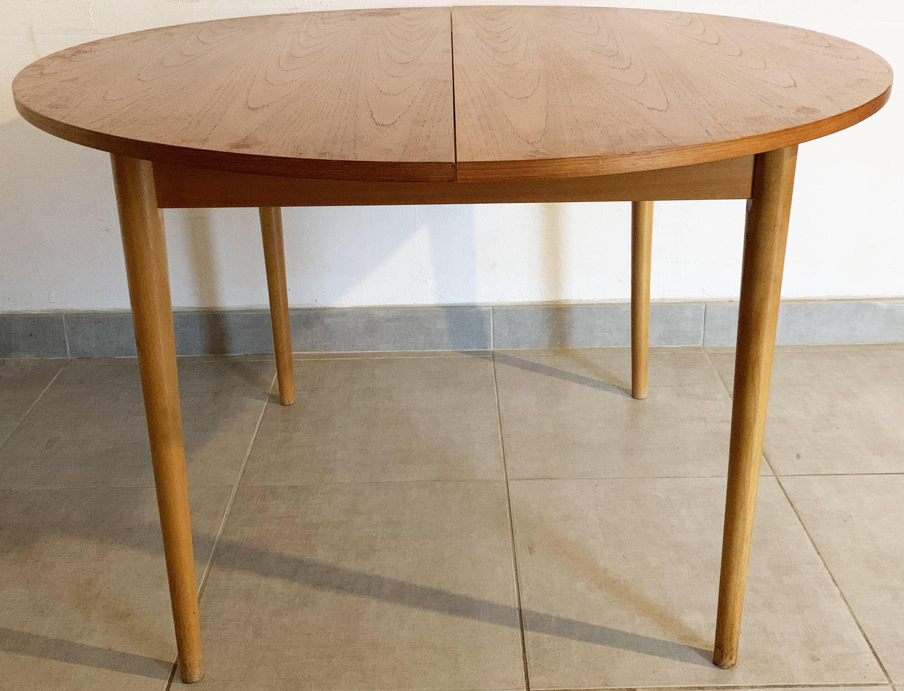 Table de repas scandinave en palissandre clair des années 60