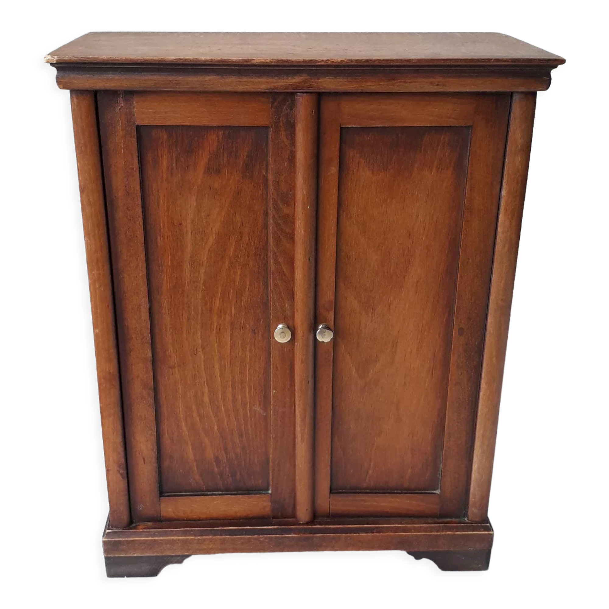 Armoire de poupée en bois