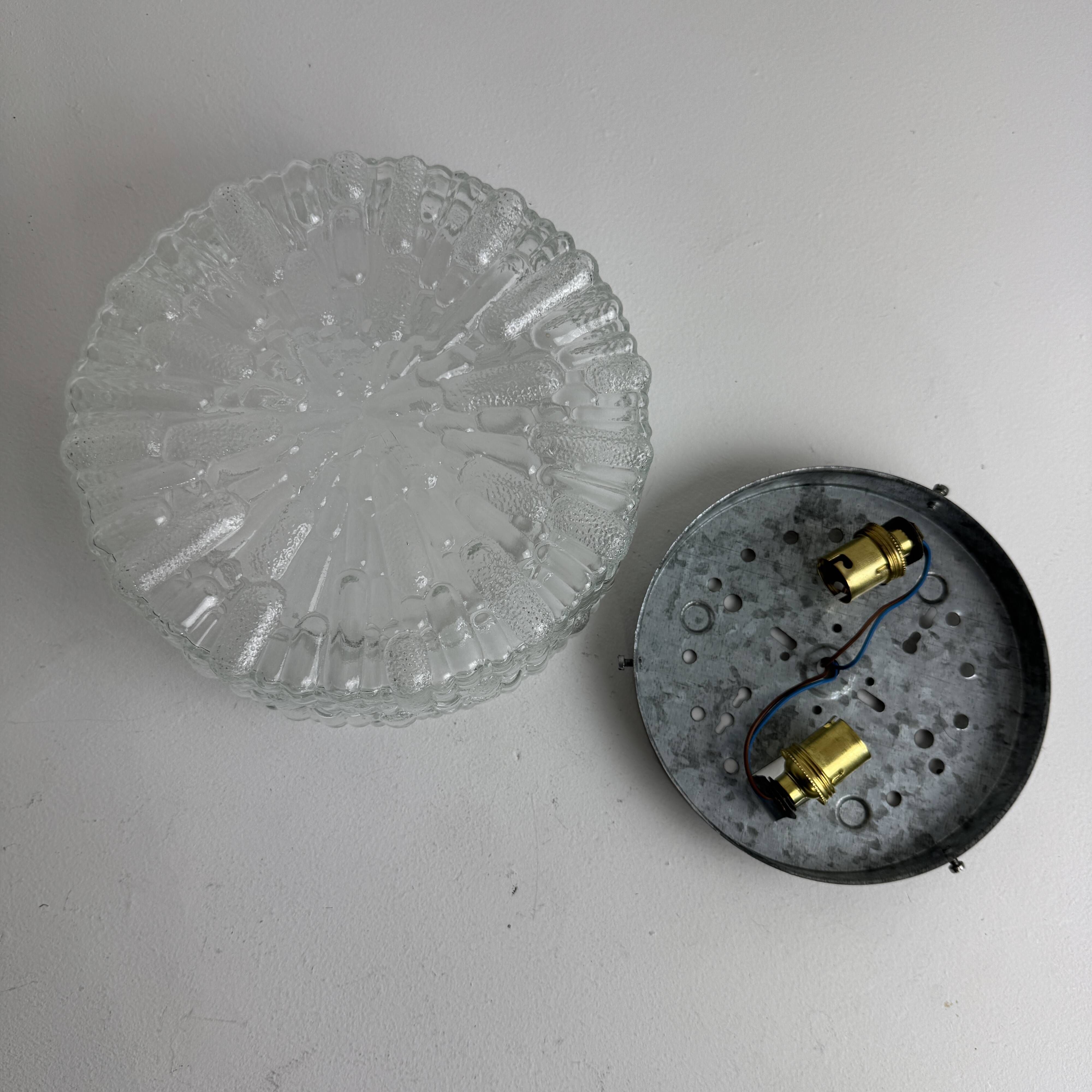 Ancienne applique ou plafonnier en verre texturé vintage
