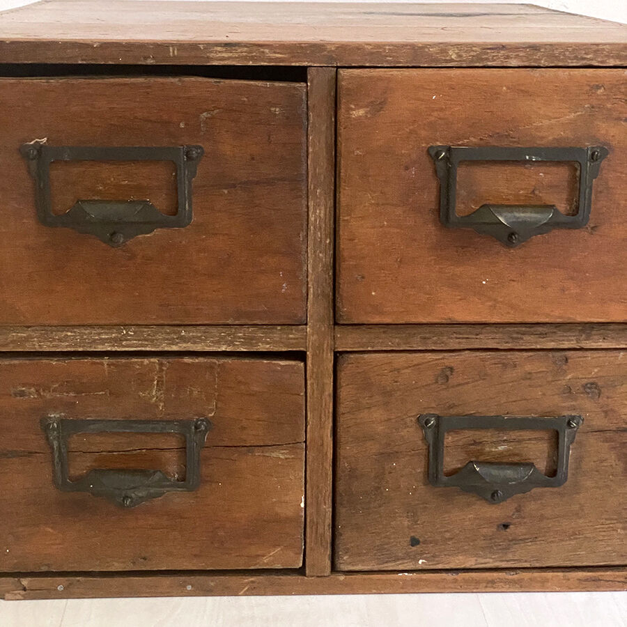 Cabinet with drawers