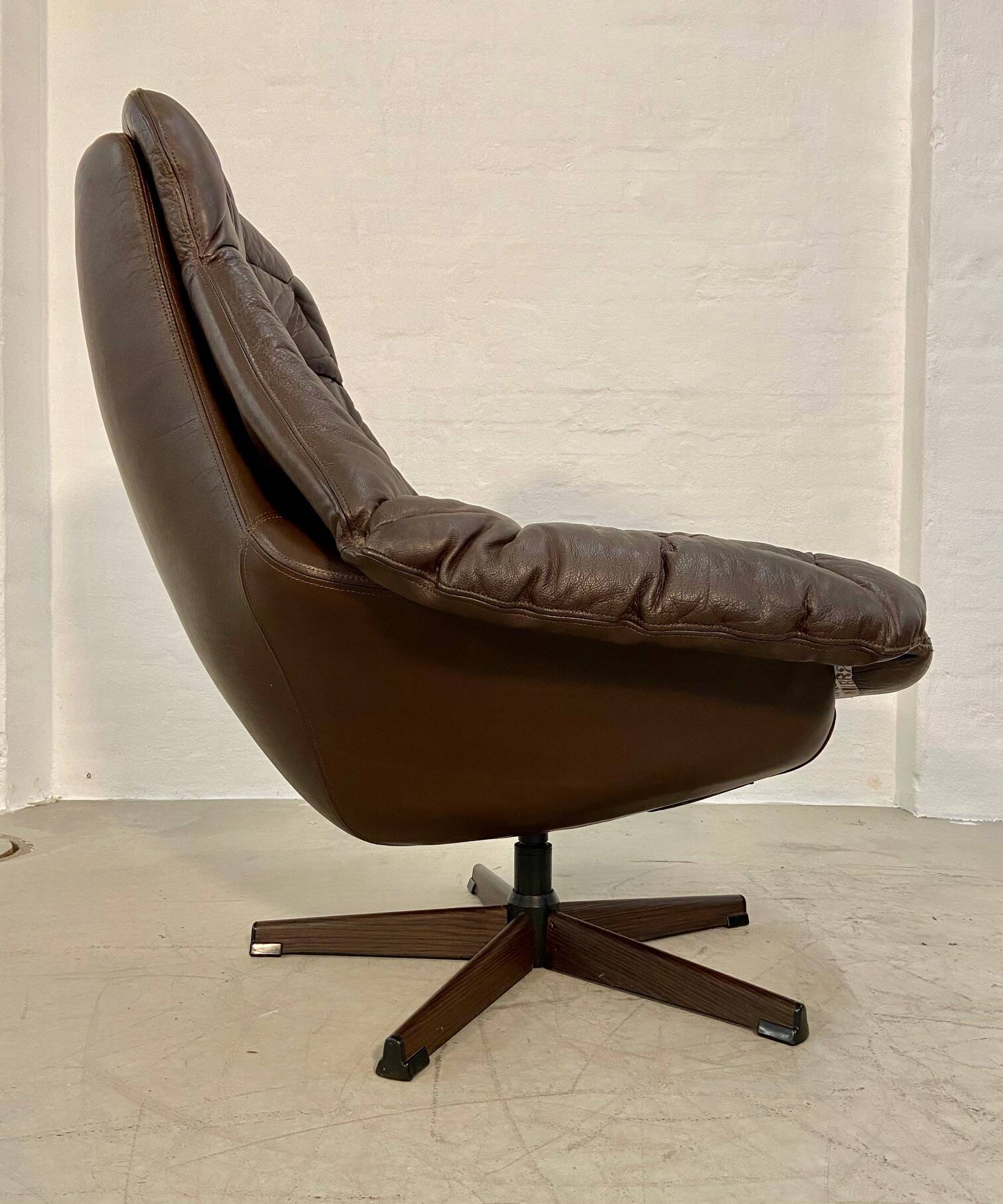 Vintage danish mid century leather swivel egg chair by bramin 1960,s