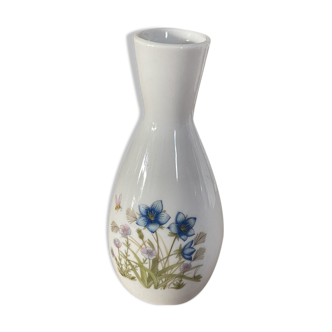 Vase en porcelaine à décor floral