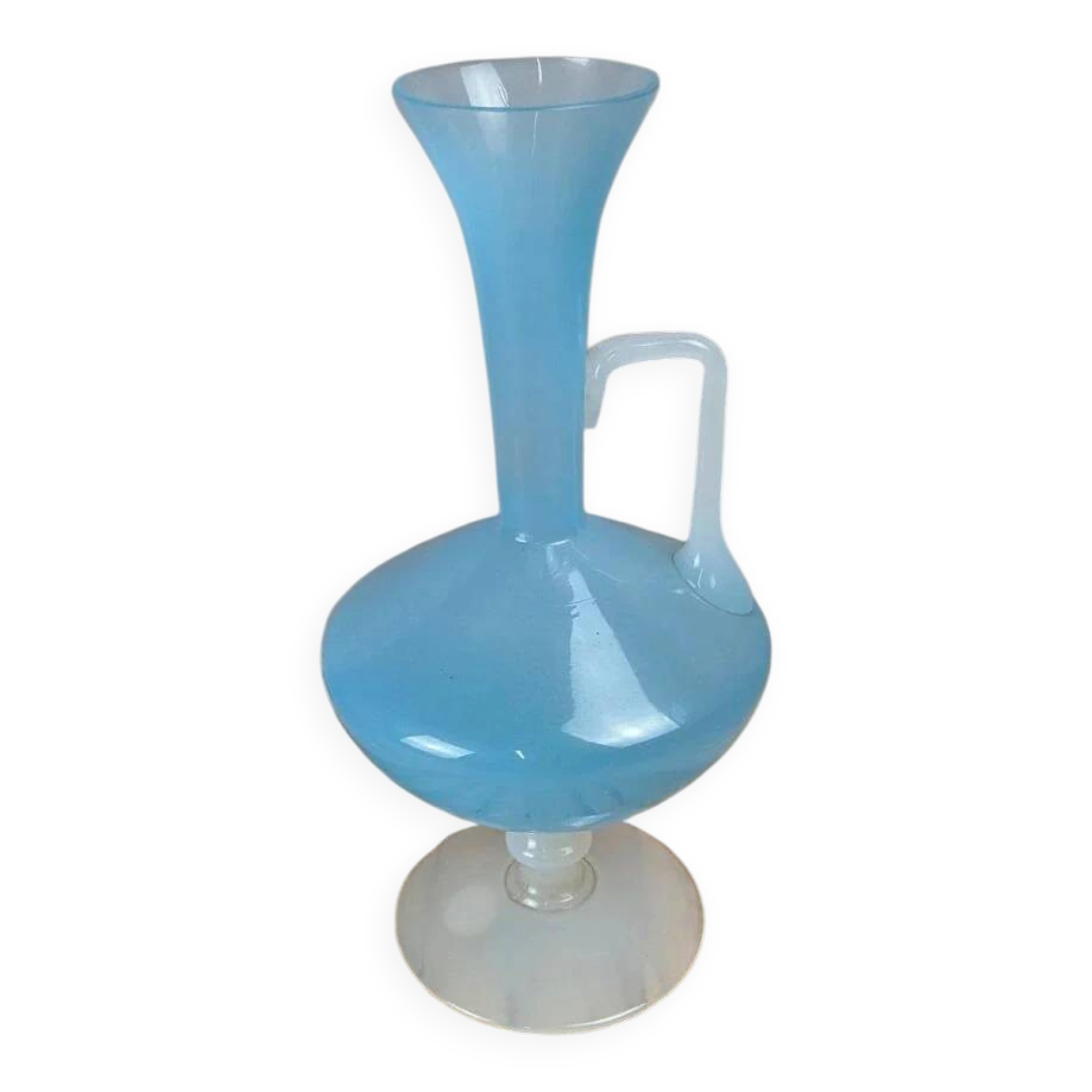 Vase en opaline bleue sur pied – vintage