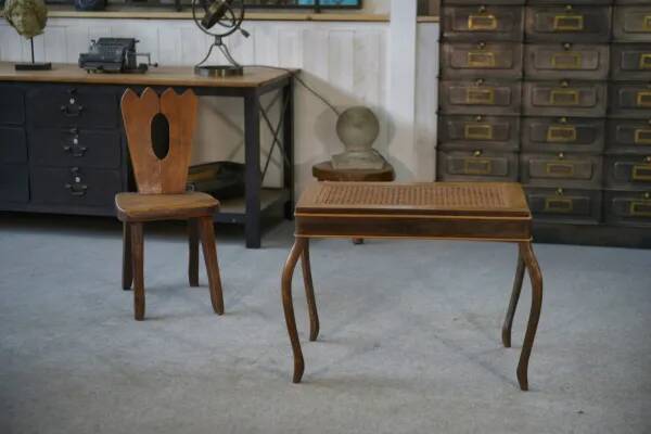 Table d’appoint en chêne et cannage 1960’s