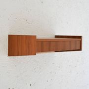 Table de chevet suspendue vintage