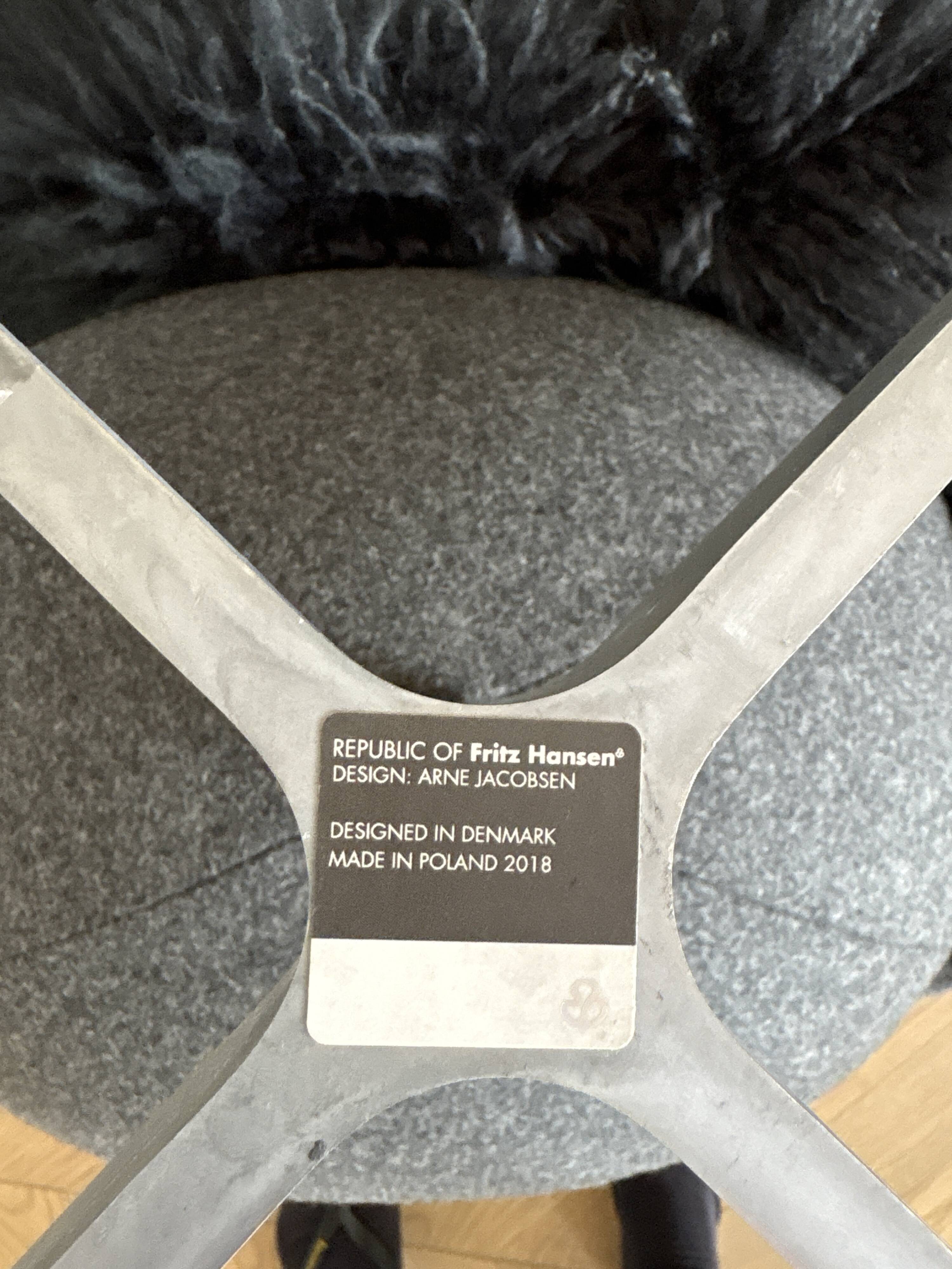 Egg Chair and Ottoman - Fritz Hansen