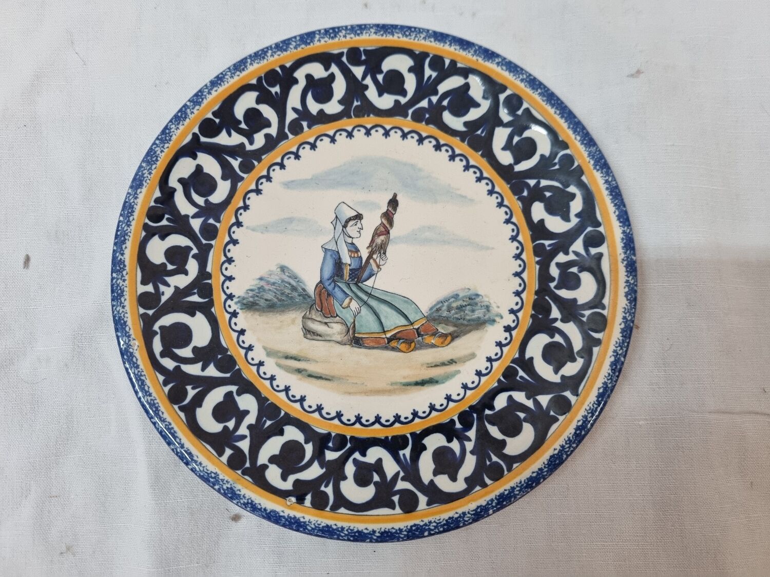 Henriot Quimper earthenware plate, early 20th century
