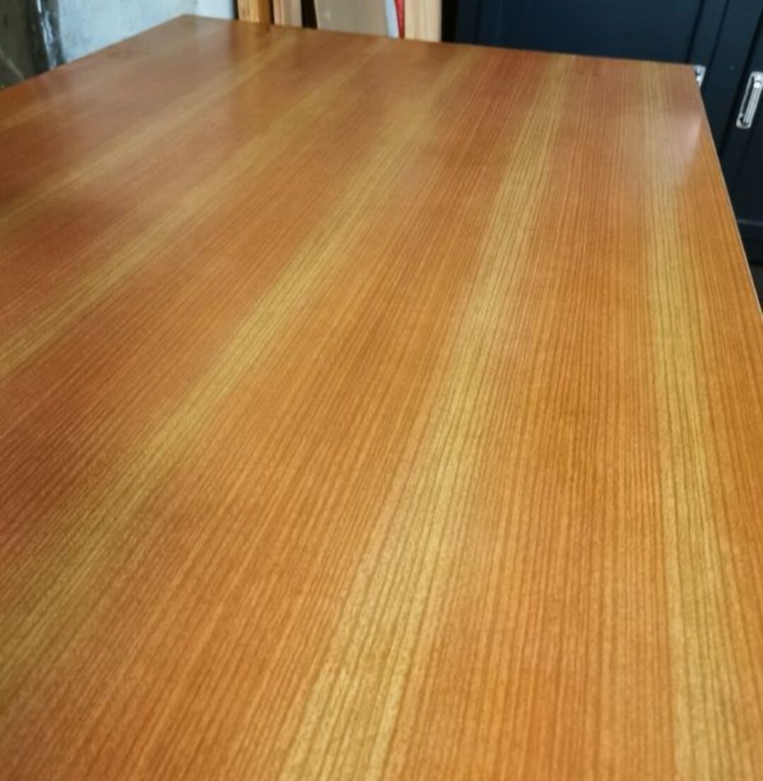 Formica table with extensions