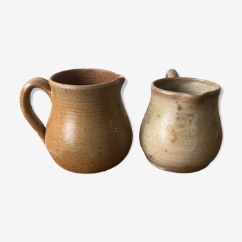 Set of 2 ceramic pitchers