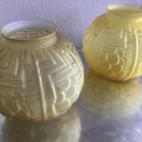 Deux vases art déco en verre dépoli