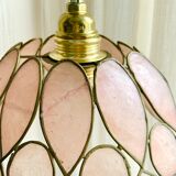 Pink mother-of-pearl suspension