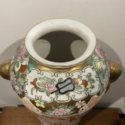 Vase en porcelaine émaillé XX siècle