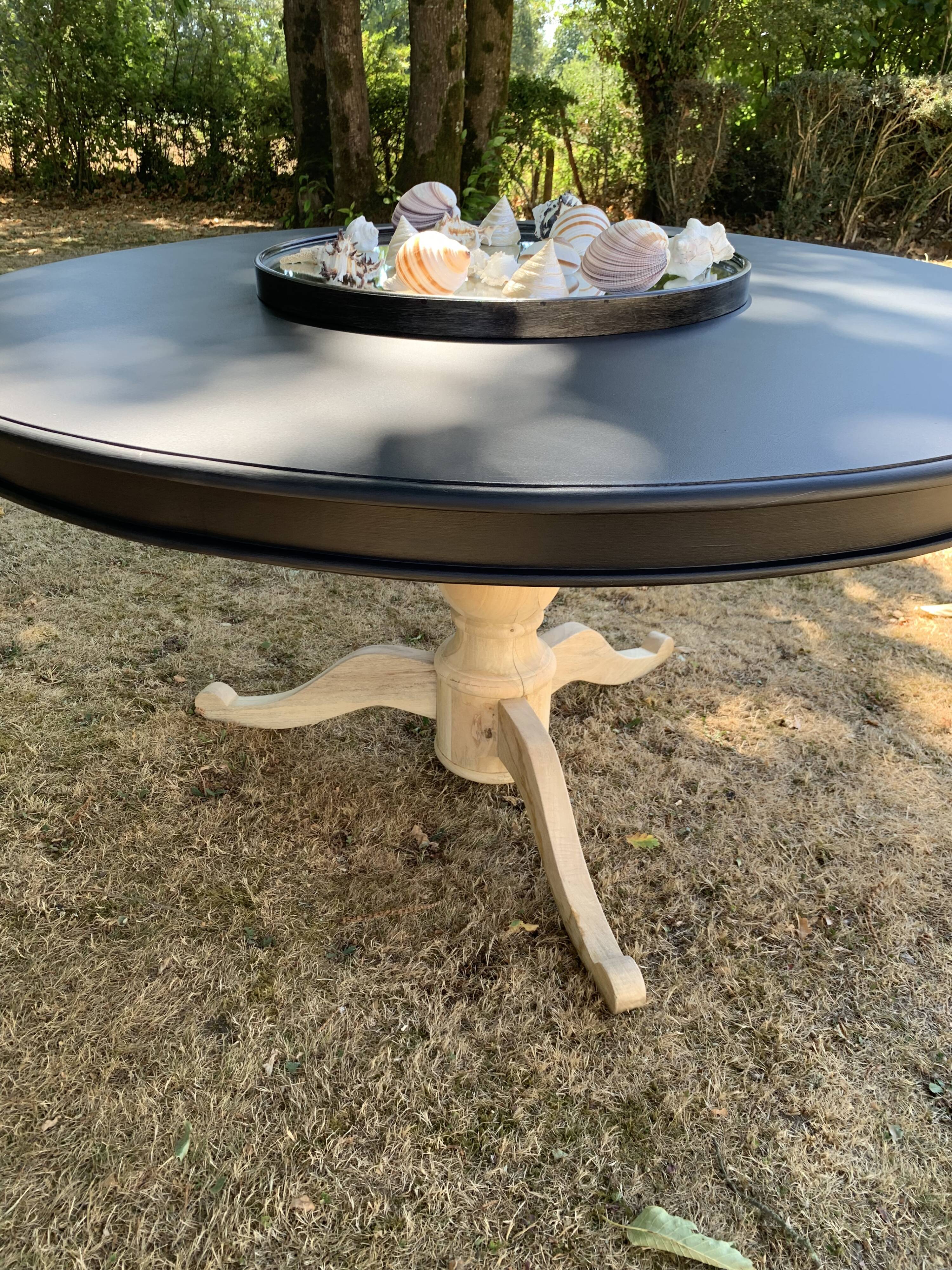 Round table