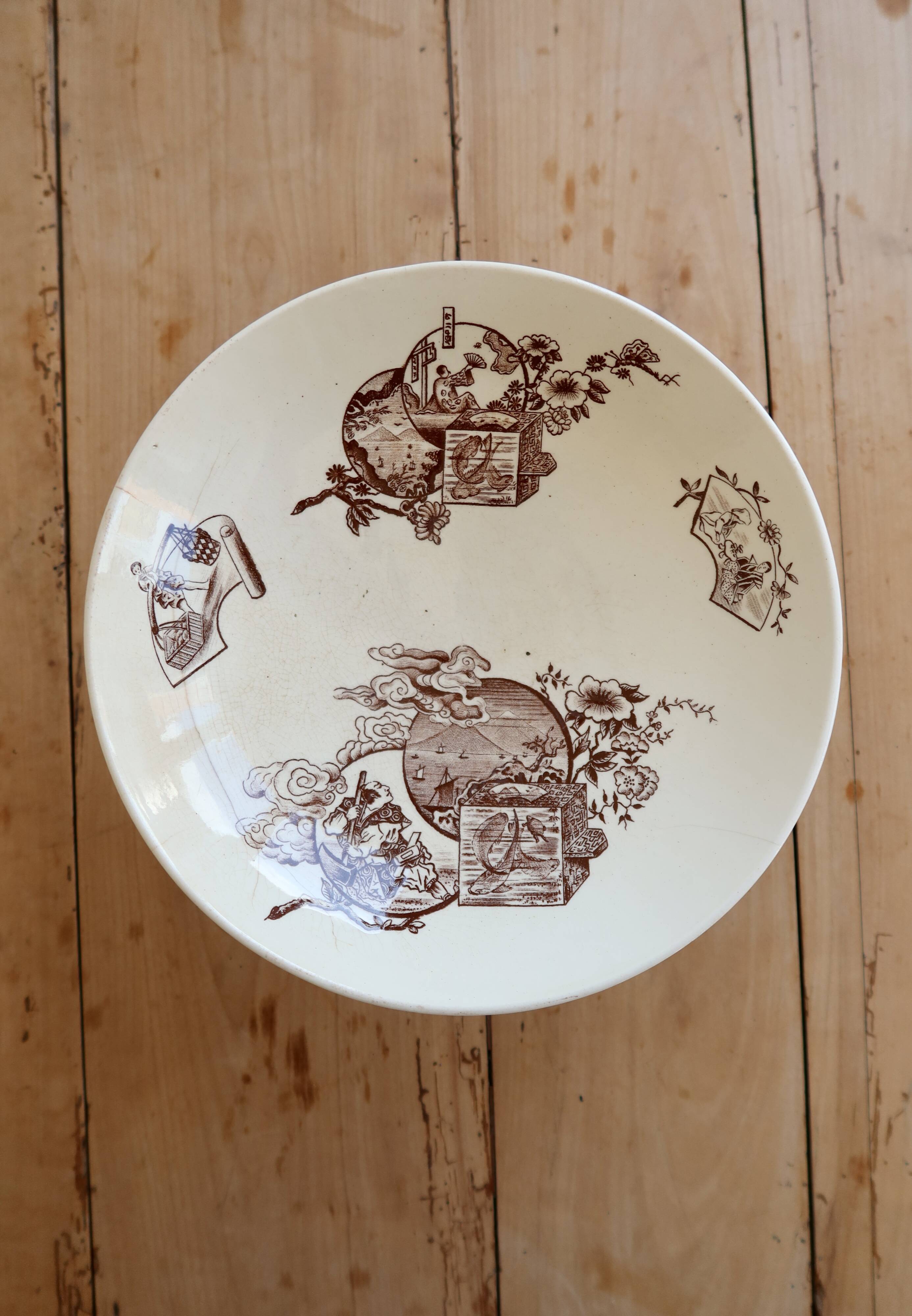 Antique compote dish made of ironstone, ivory and sepia, Clairefontaine with oriental decoration.