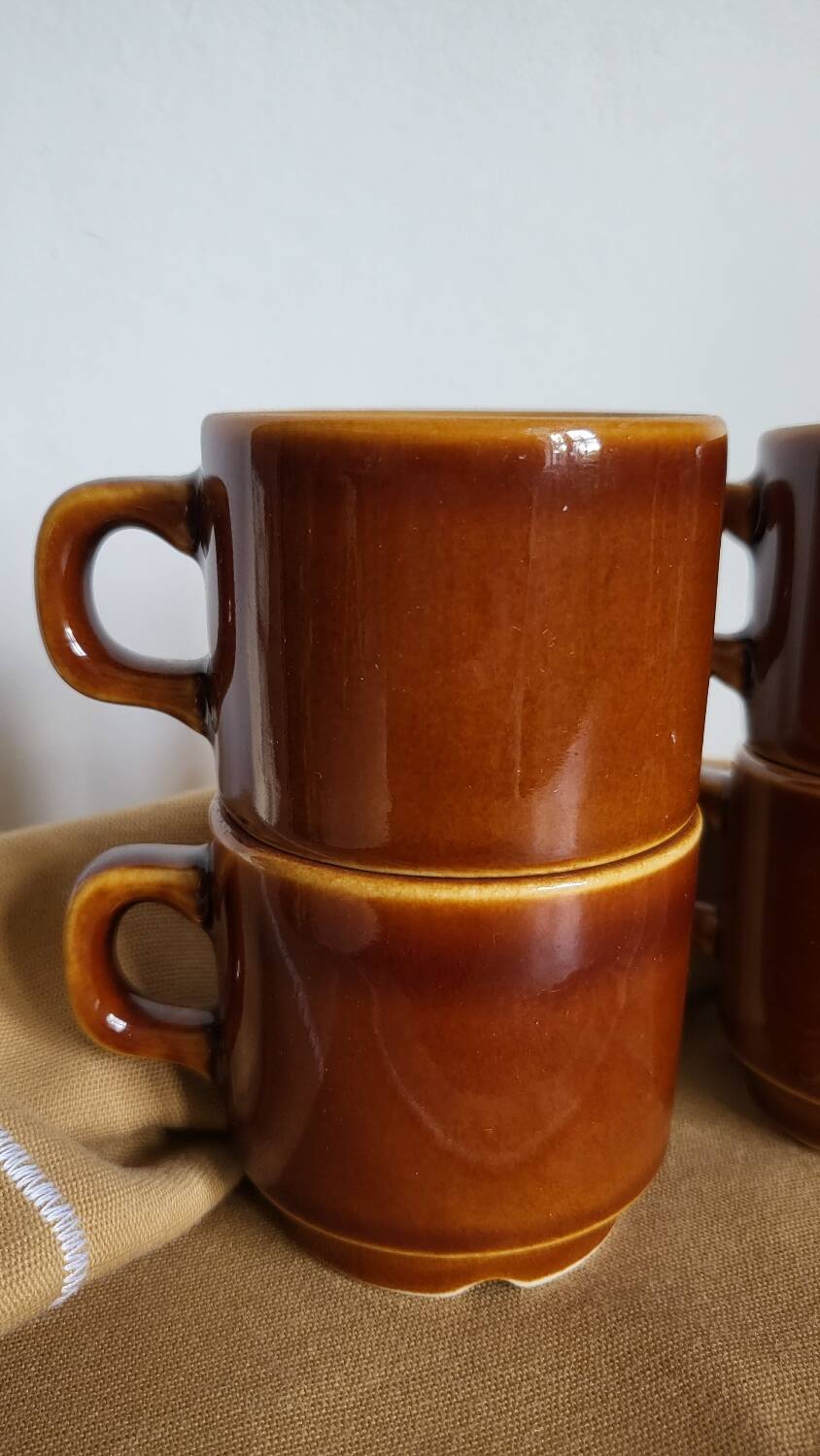 Set of 4 brown ceramic mugs