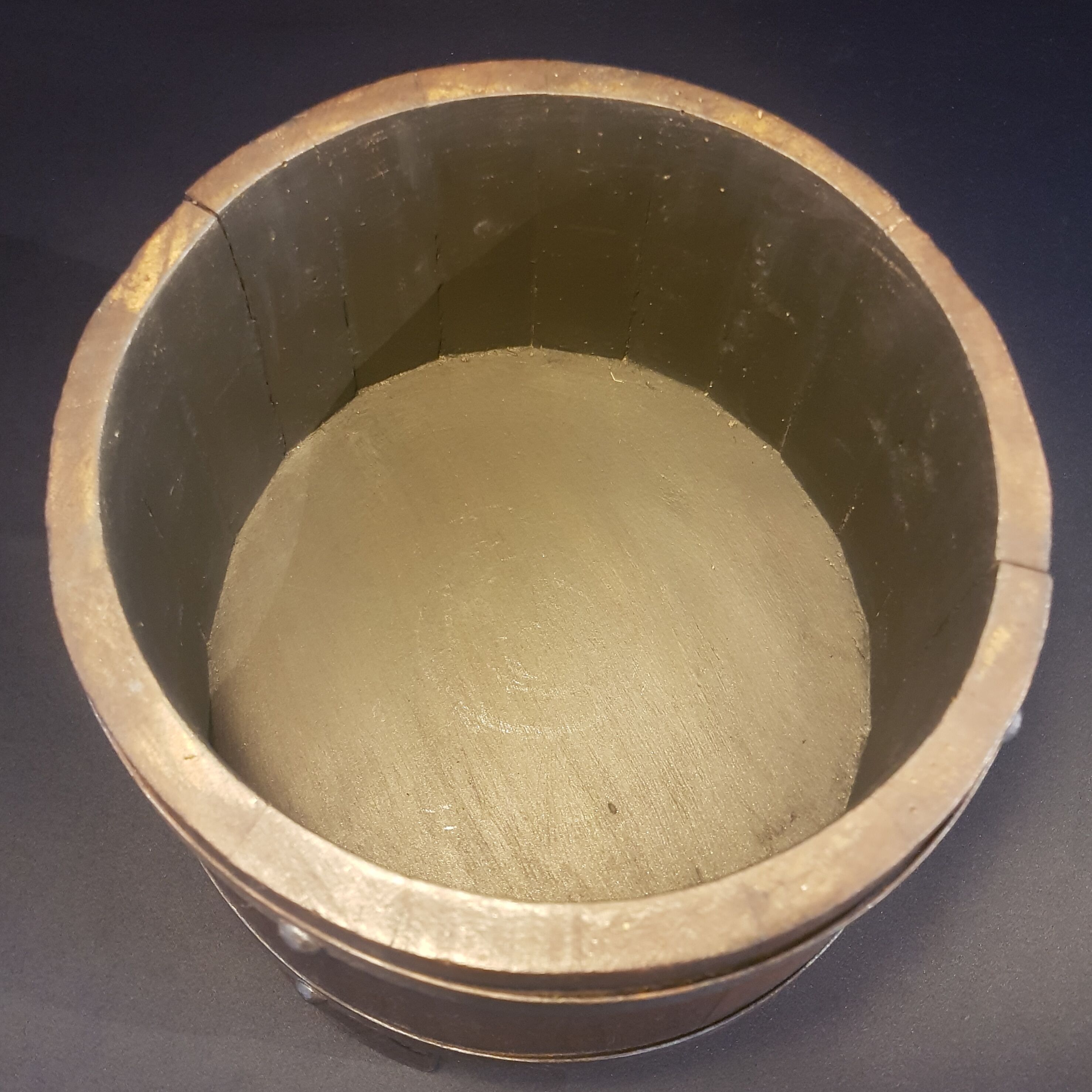 Barrel pot cover