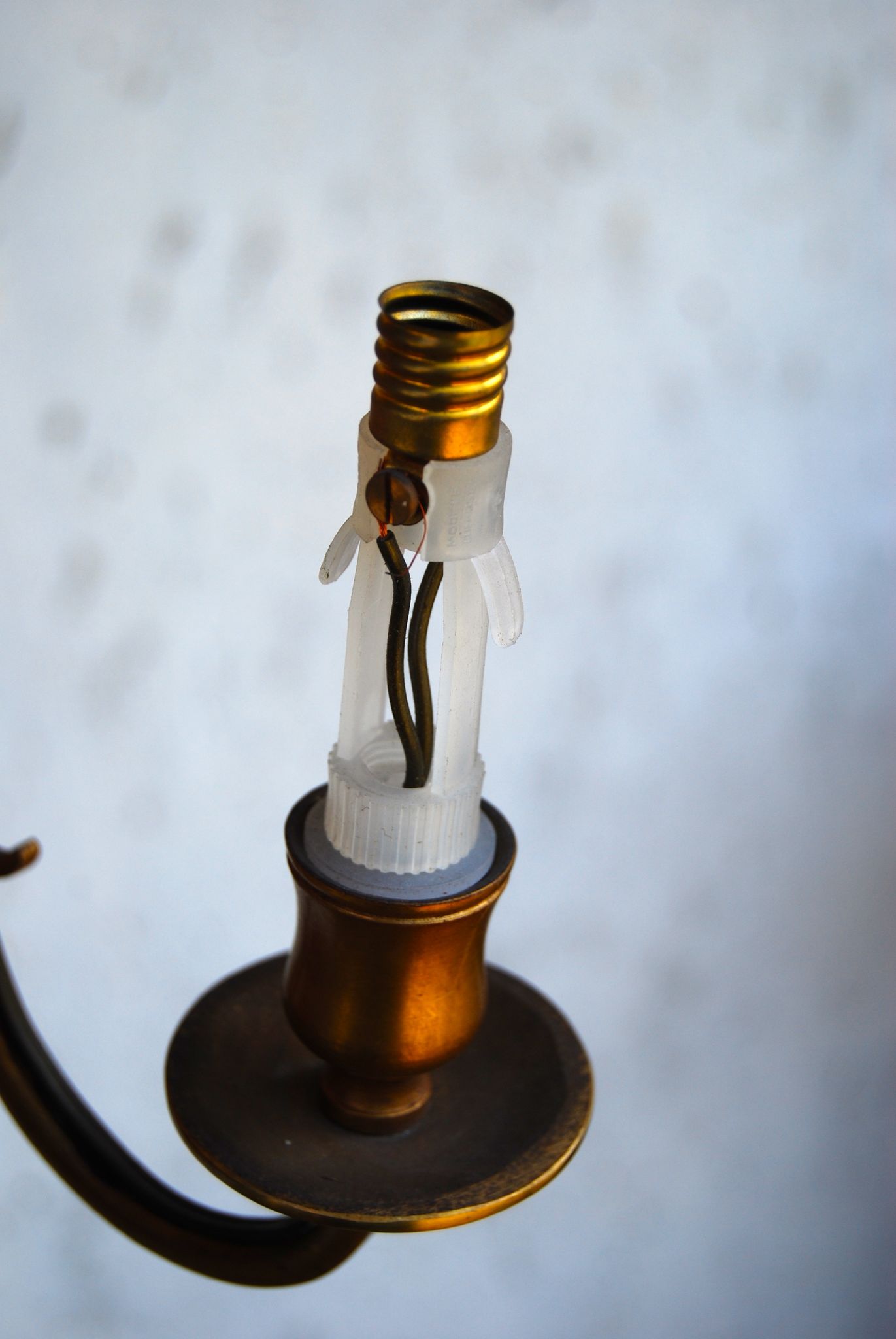 Lustre hollandais en laiton doré à 3 bras de lumière