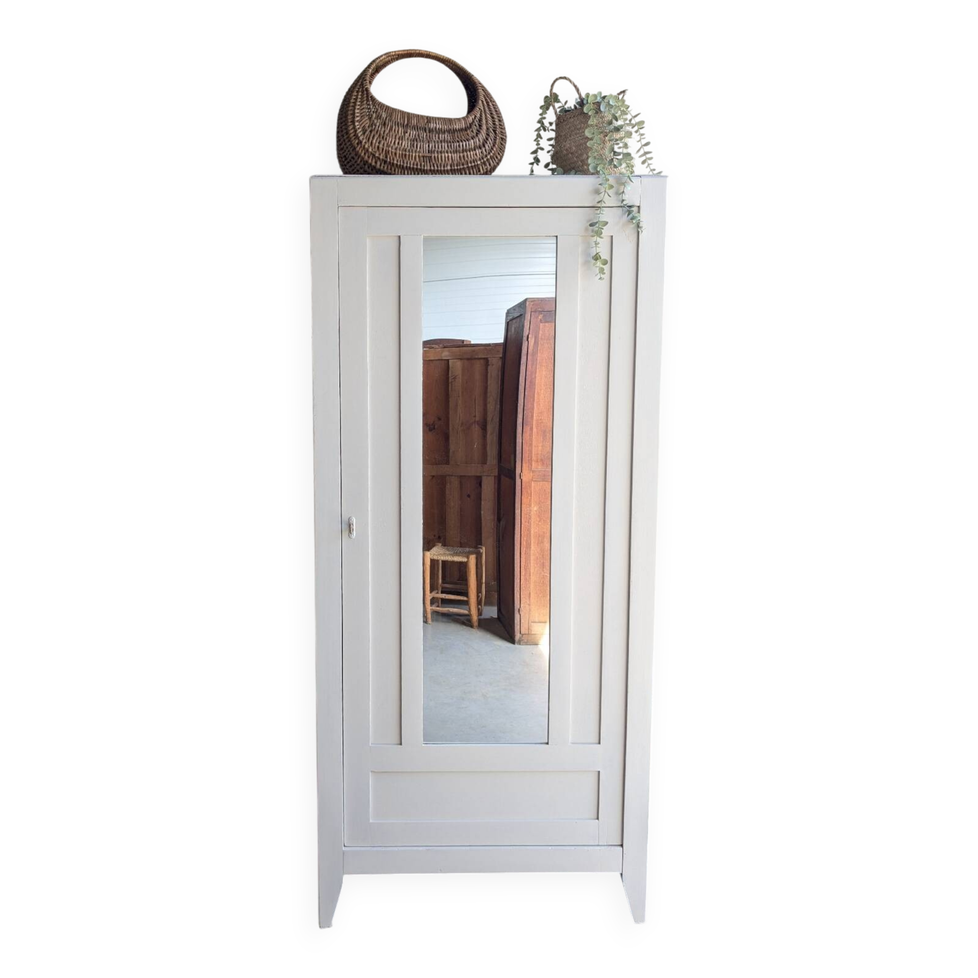 Parisian one-door wardrobe