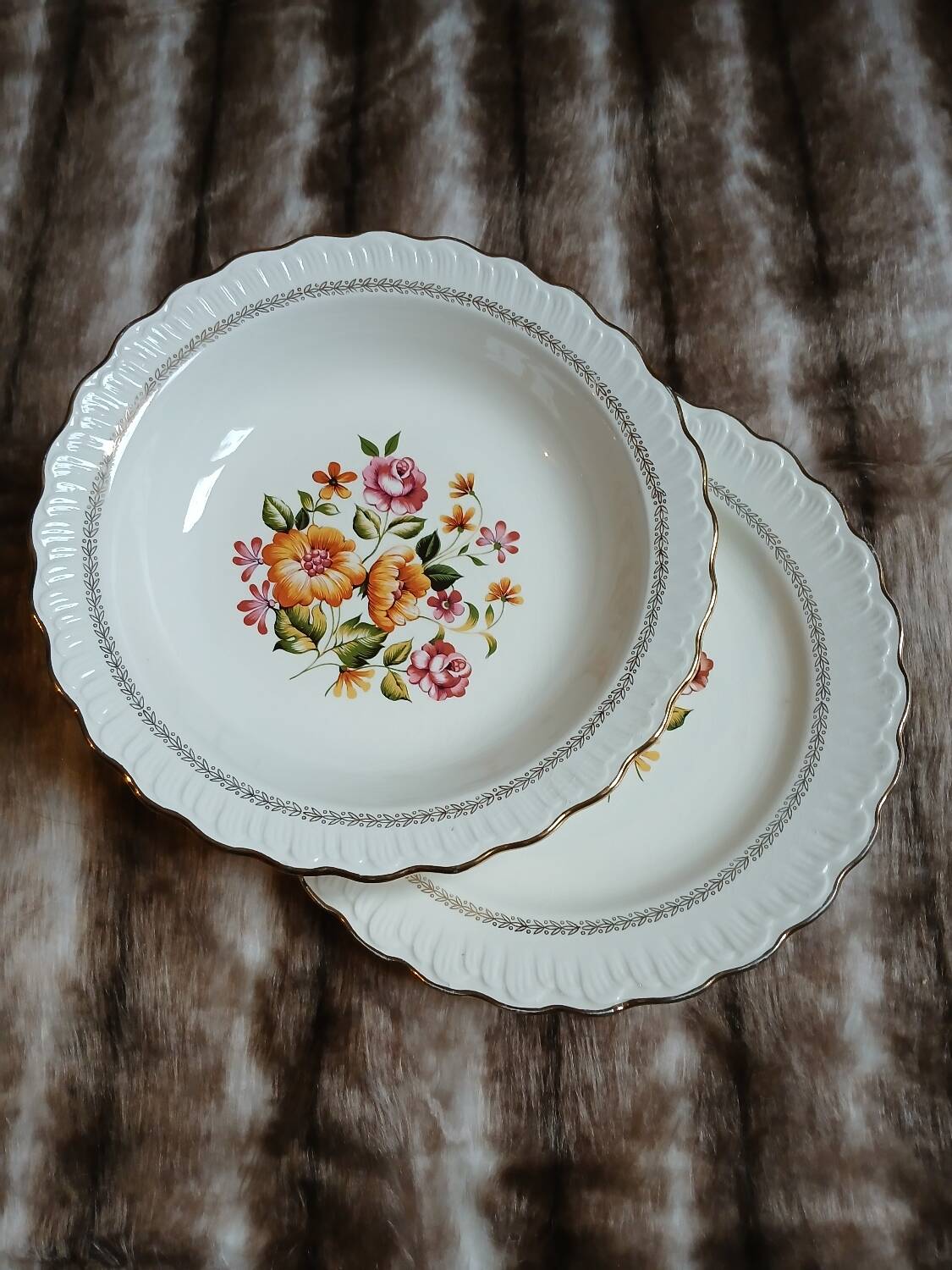 2 antique "Capri" plates