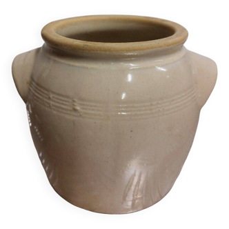 Stoneware pot with handles