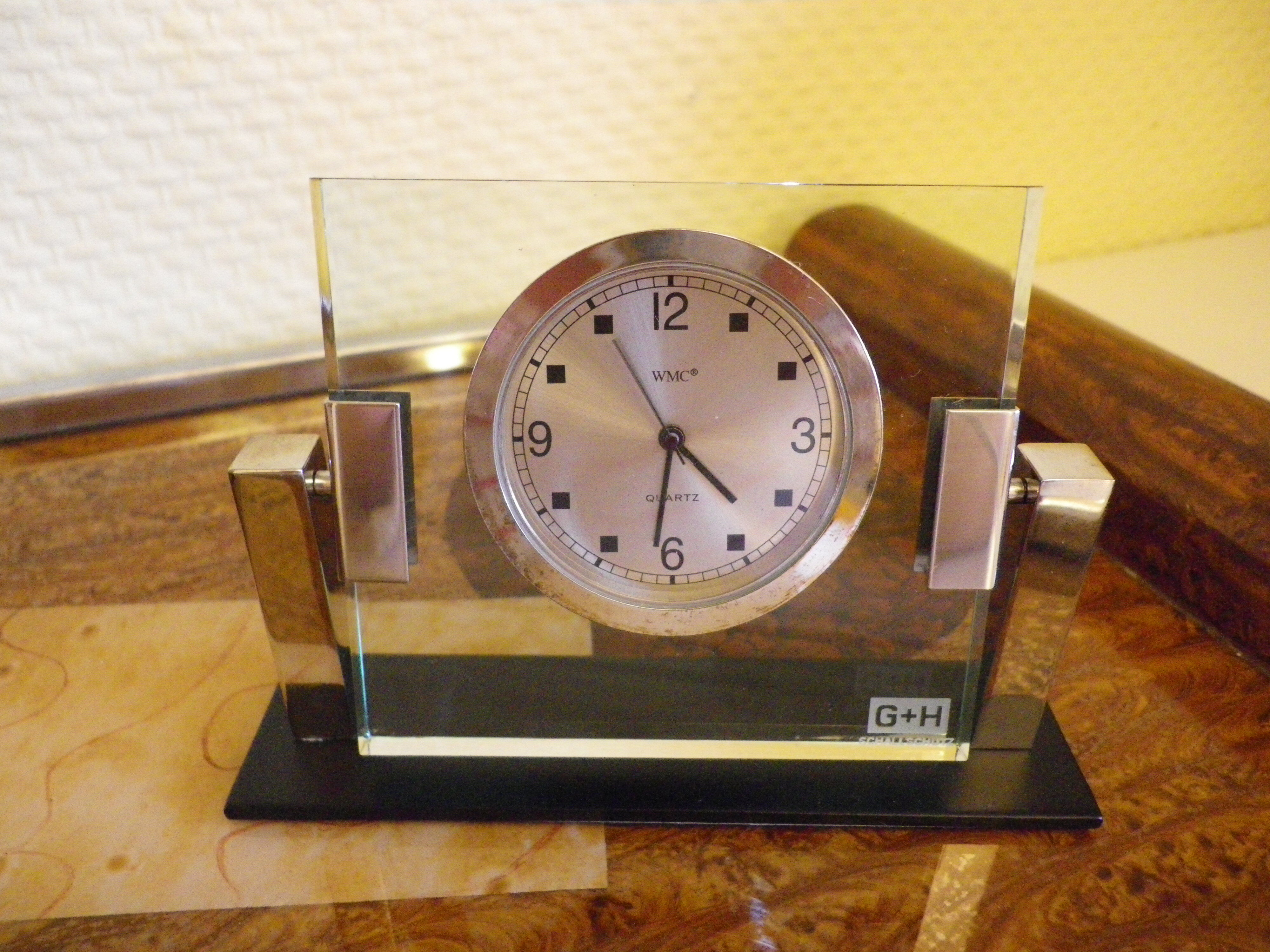 Quartz reclining clock, Swiss movement, WMC brand in its original cabinet