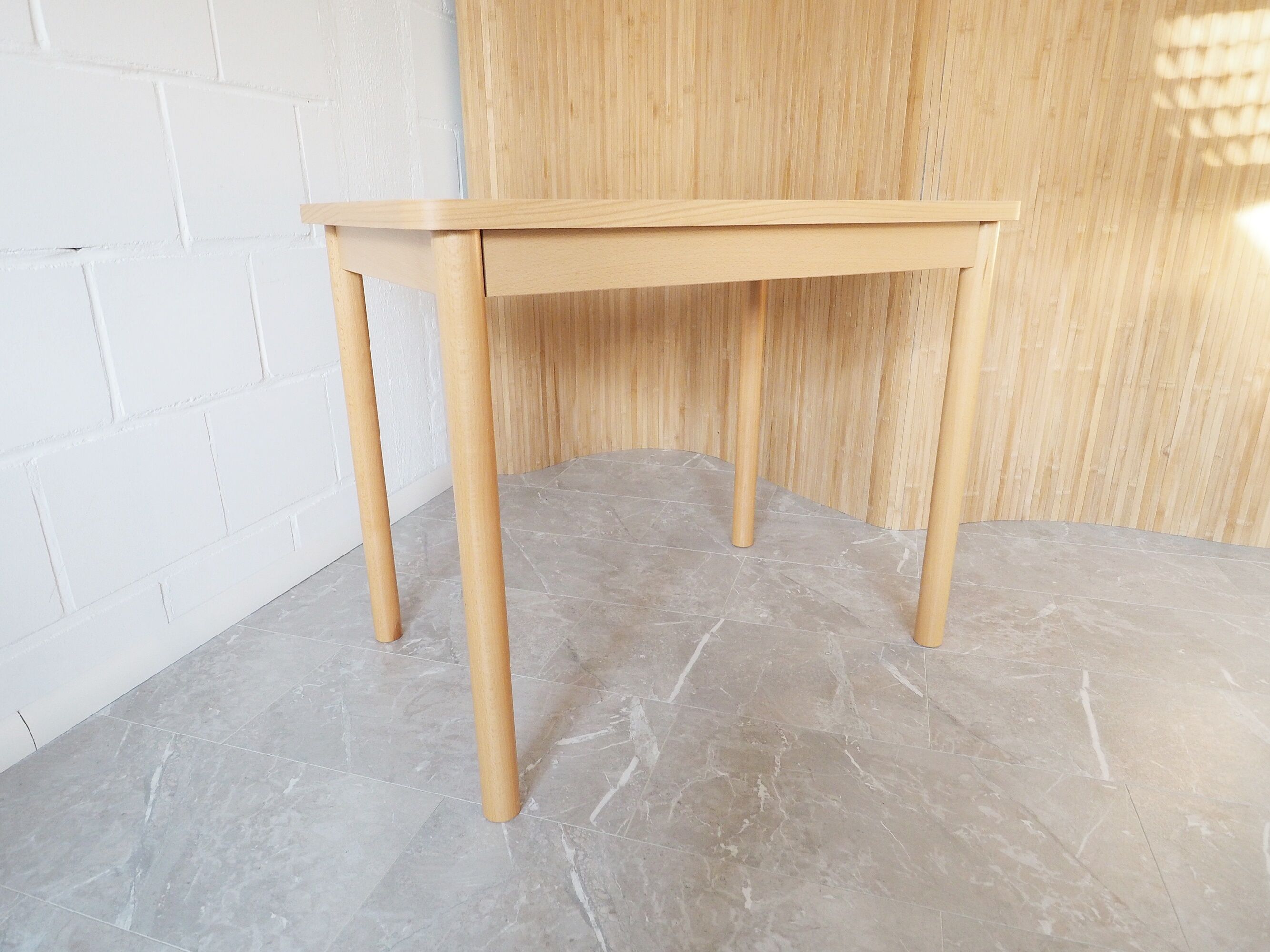 Table de cuisine en bois des années 1980