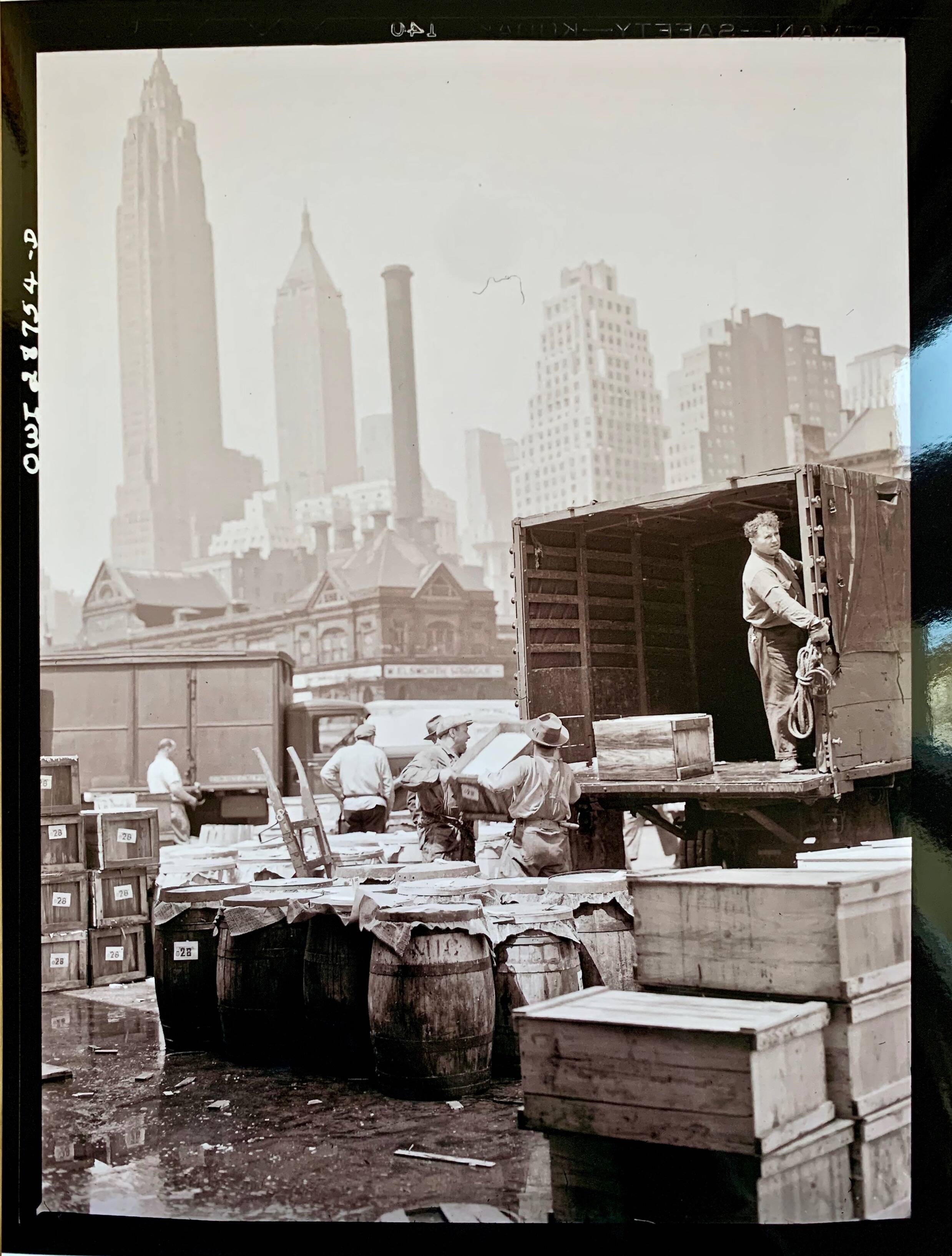 Fulton Fish Market 1943 – The beating heart of old New York