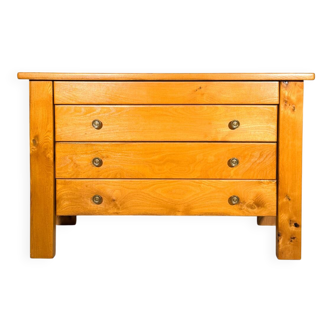 Elm chest of drawers