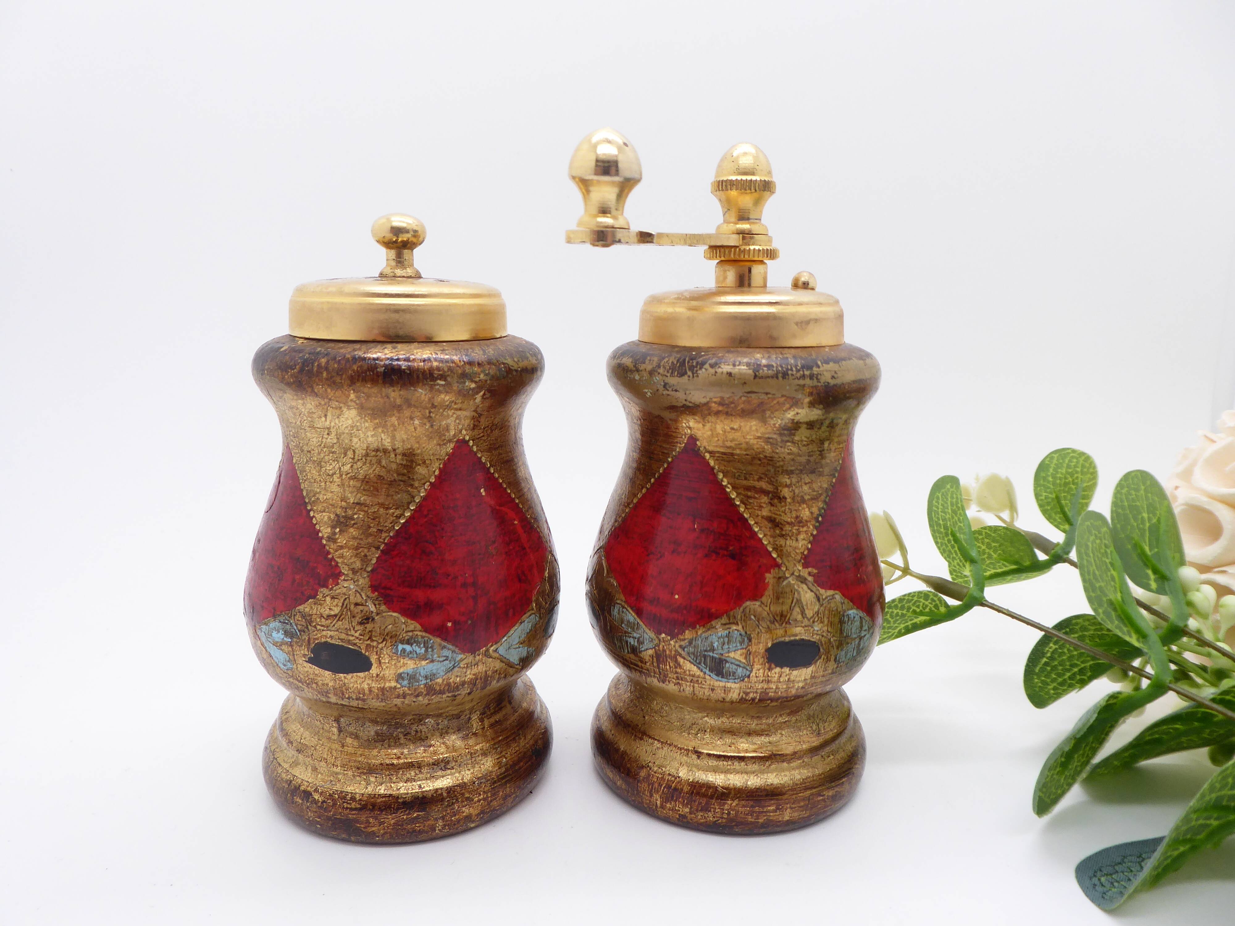 Salt shaker and pepper mill Florentine style