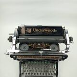 Underwood No. 5 of 1911 typewriter - Standard - Champion