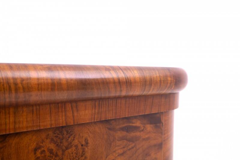 Grande commode Art déco, Pologne, années 1940. Après restauration.
