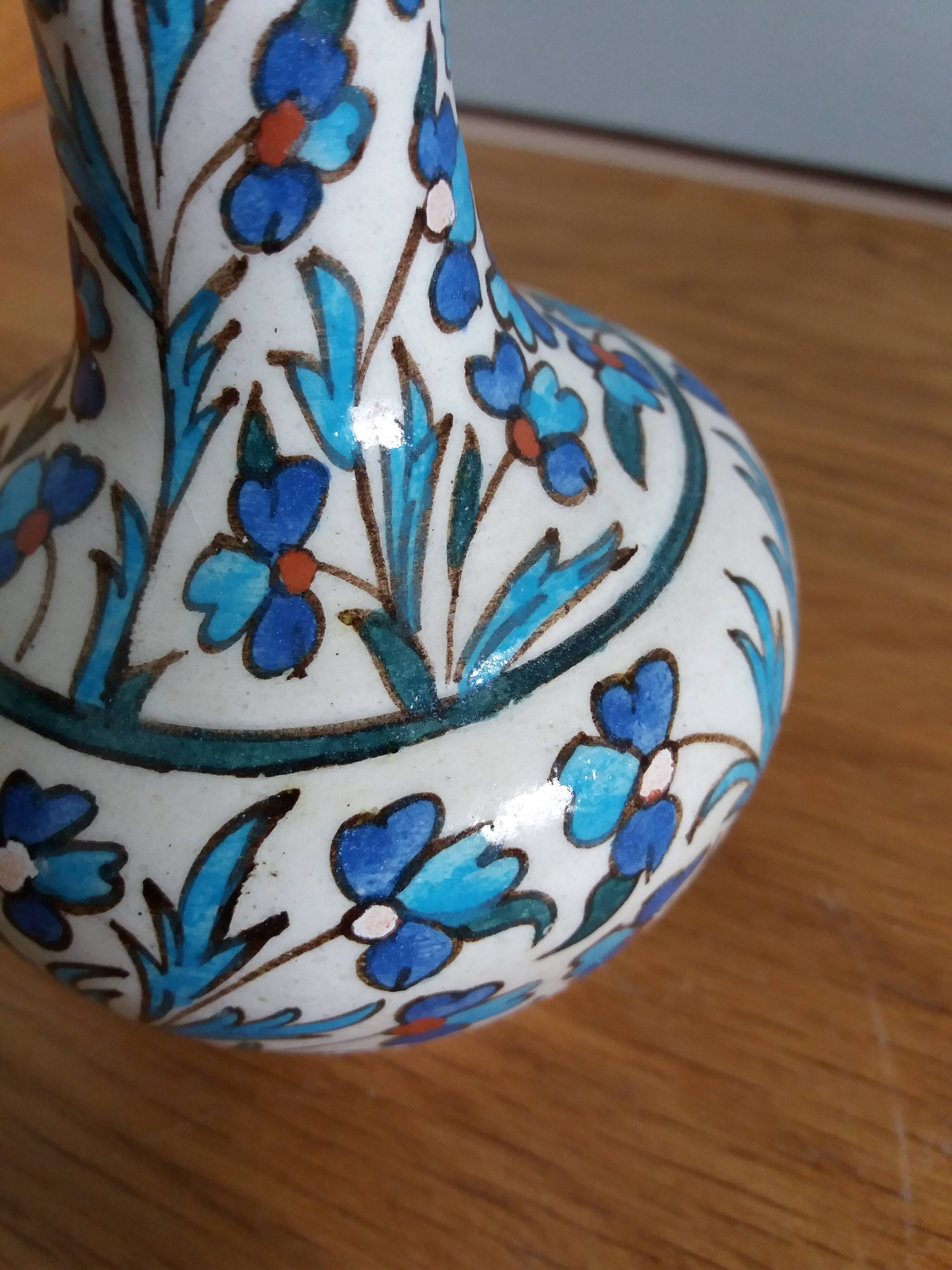 Vase soliflore décor peint Iznik Turquie