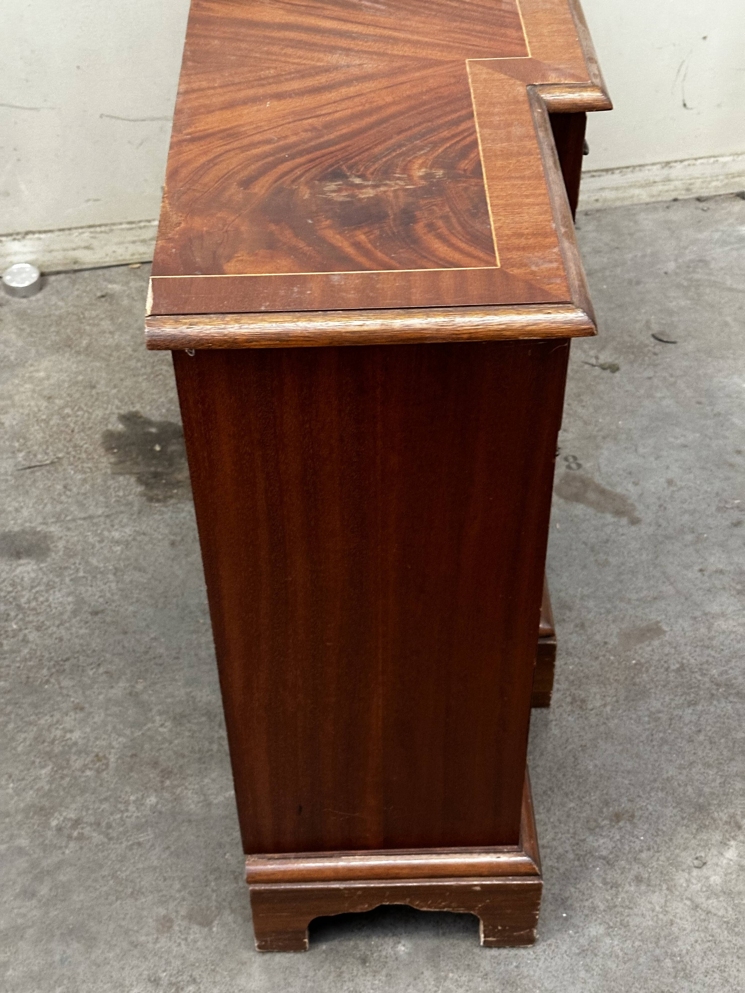 Buffet Anglais en acajou fin 19 e