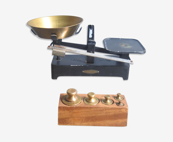 Vintage grocery scale, brass plate