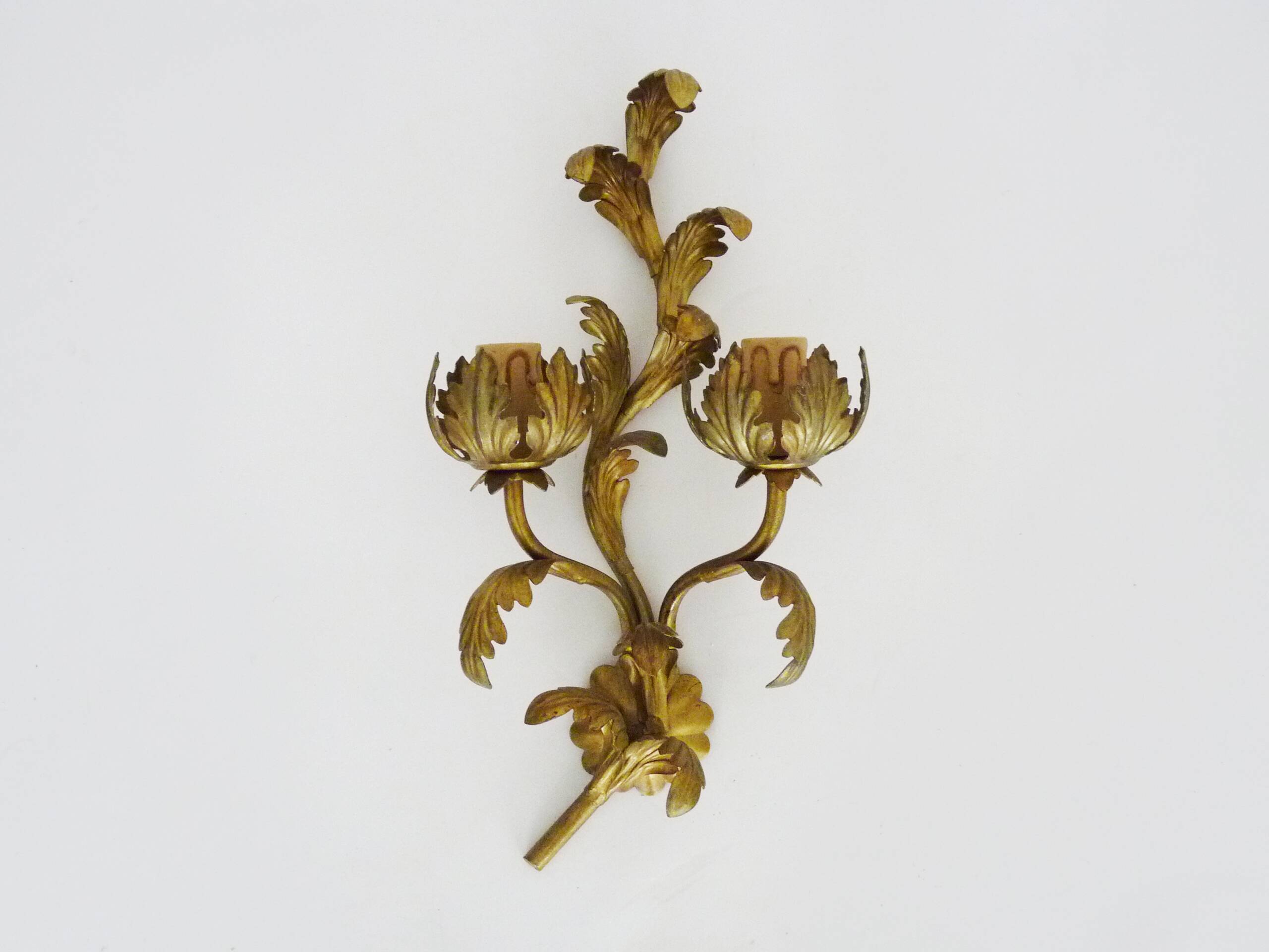 Vintage Italian wall light in gilded wood. 1970s