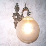 Applique murale de style baroque français en métal argenté et porcelaine abat-jour en verre 4169