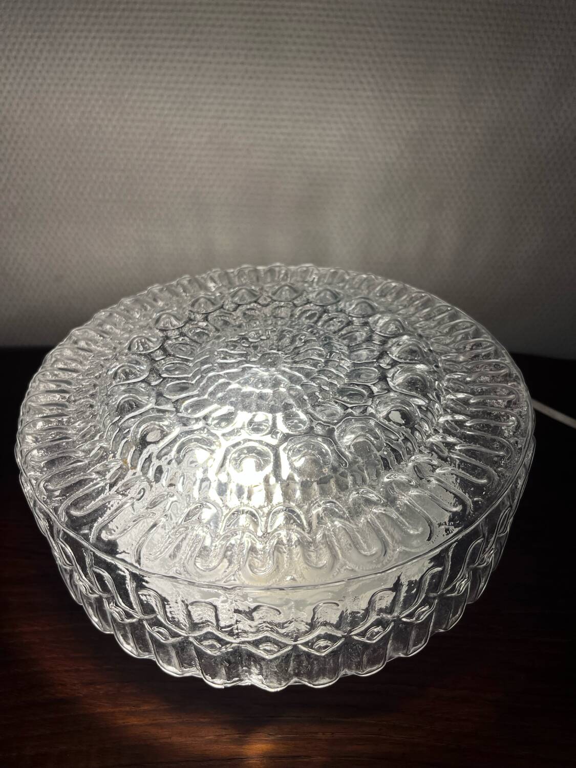 Chiseled glass pendant ceiling light