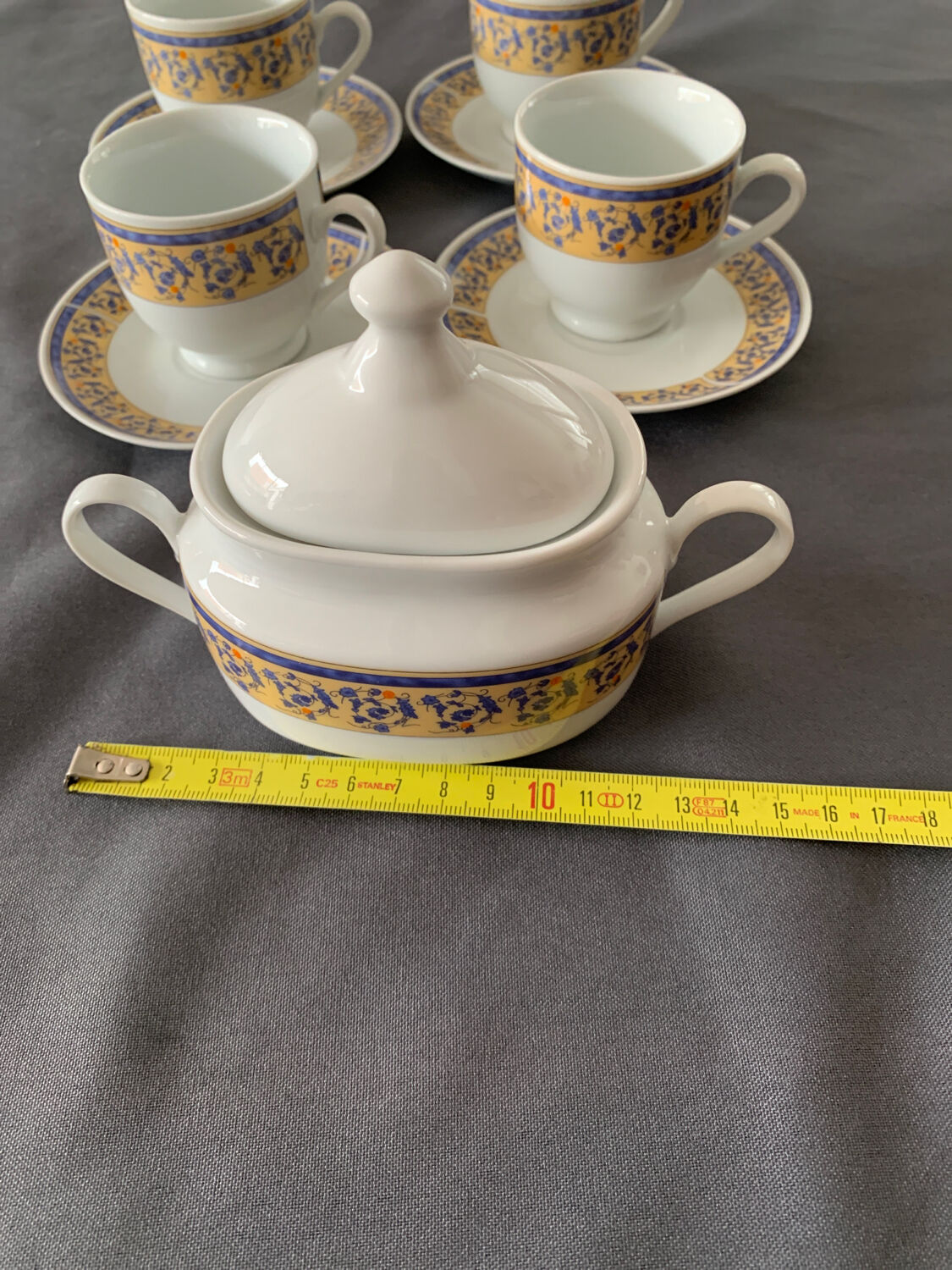 Service à café 4 tasses et sous tasses + sucrier