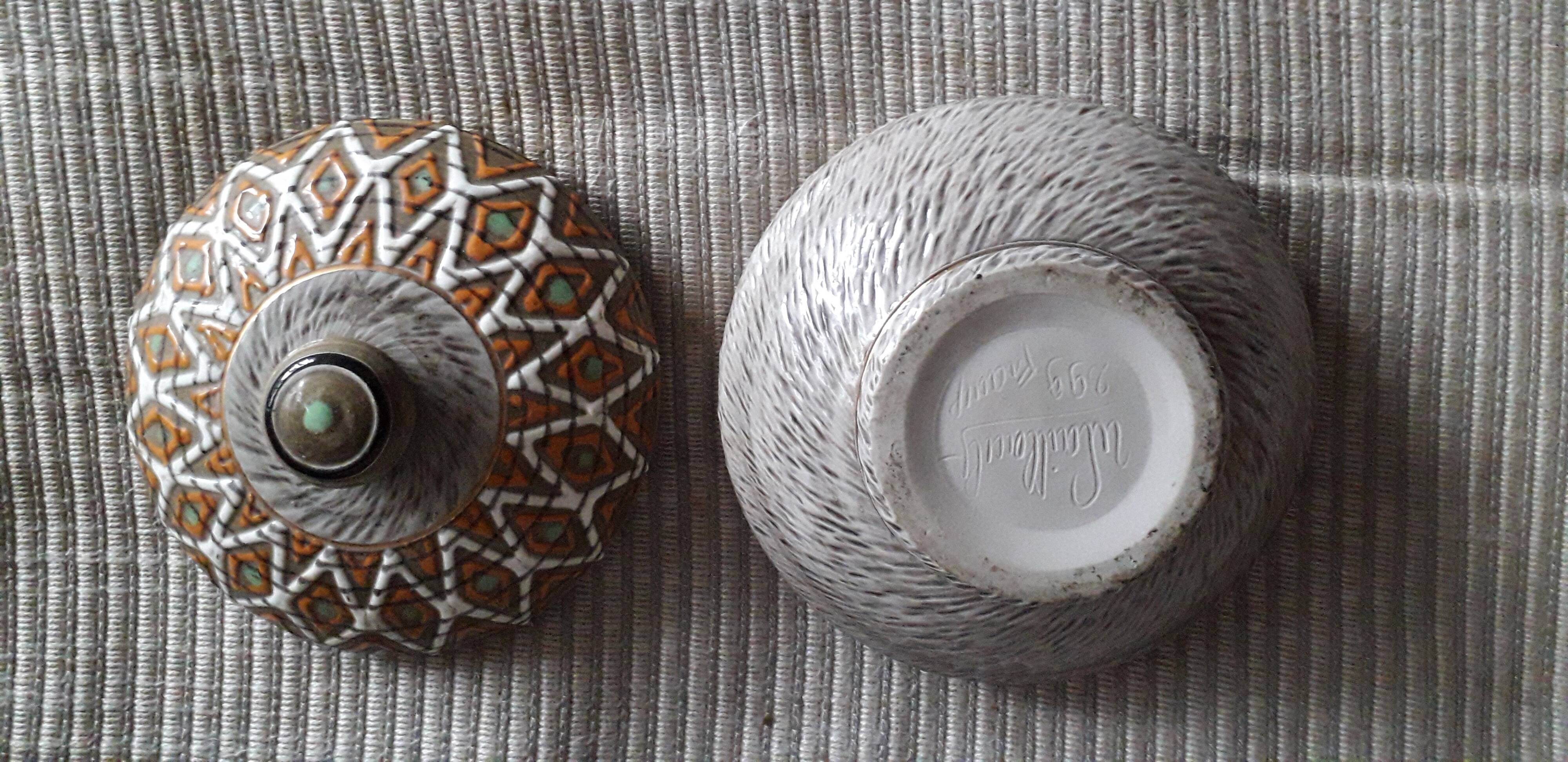 Very original vintage catchall.