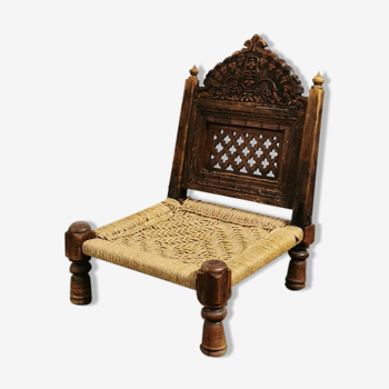 Chaise ethnique ancienne en bois massif et corde
