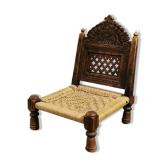 Chaise ethnique ancienne en bois massif et corde