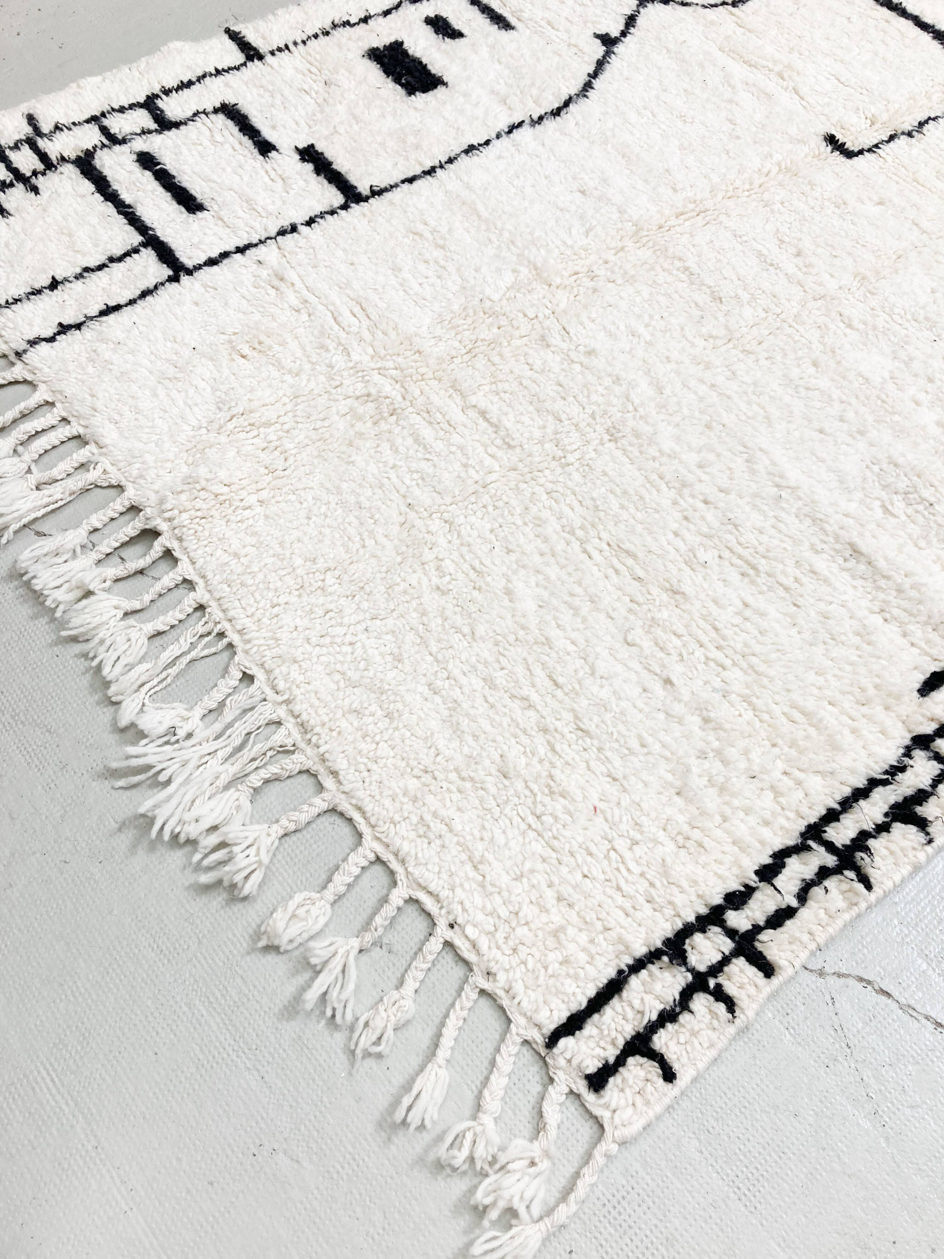 New Beni Ouarain Moroccan Berber rug with black graphic patterns