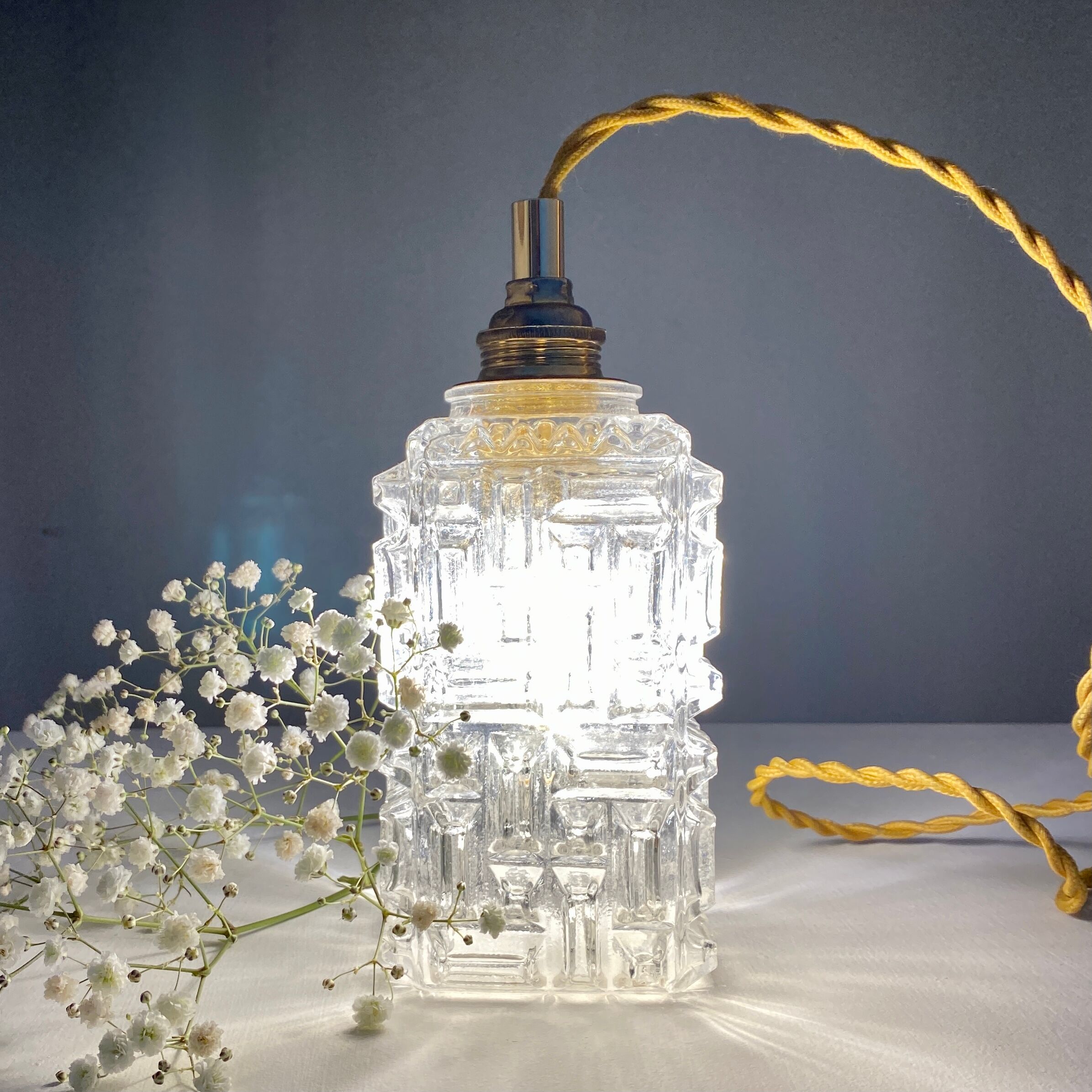 Vintage rectangular glass globe suspension