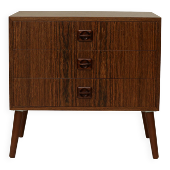 Small danish chest of drawers with three drawers in rosewood veneer
