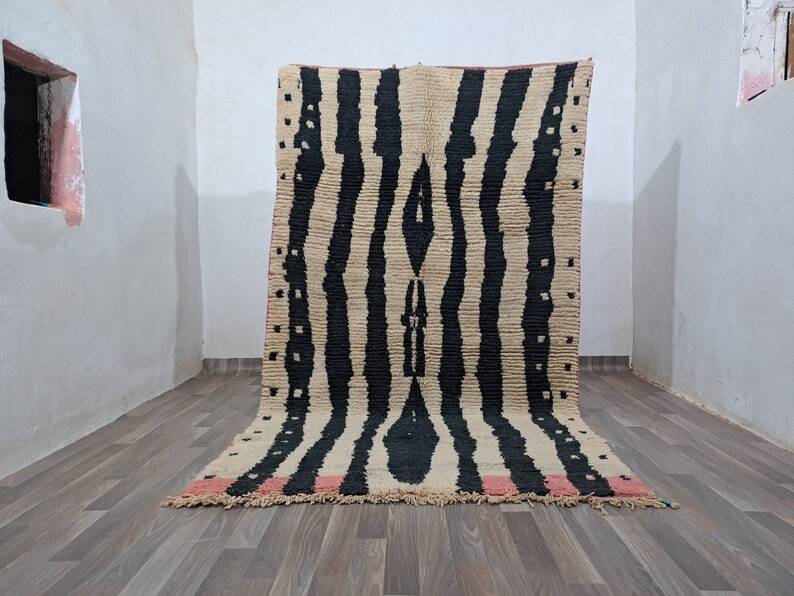 Handmade natural wool rug, size 150 x 250 cm