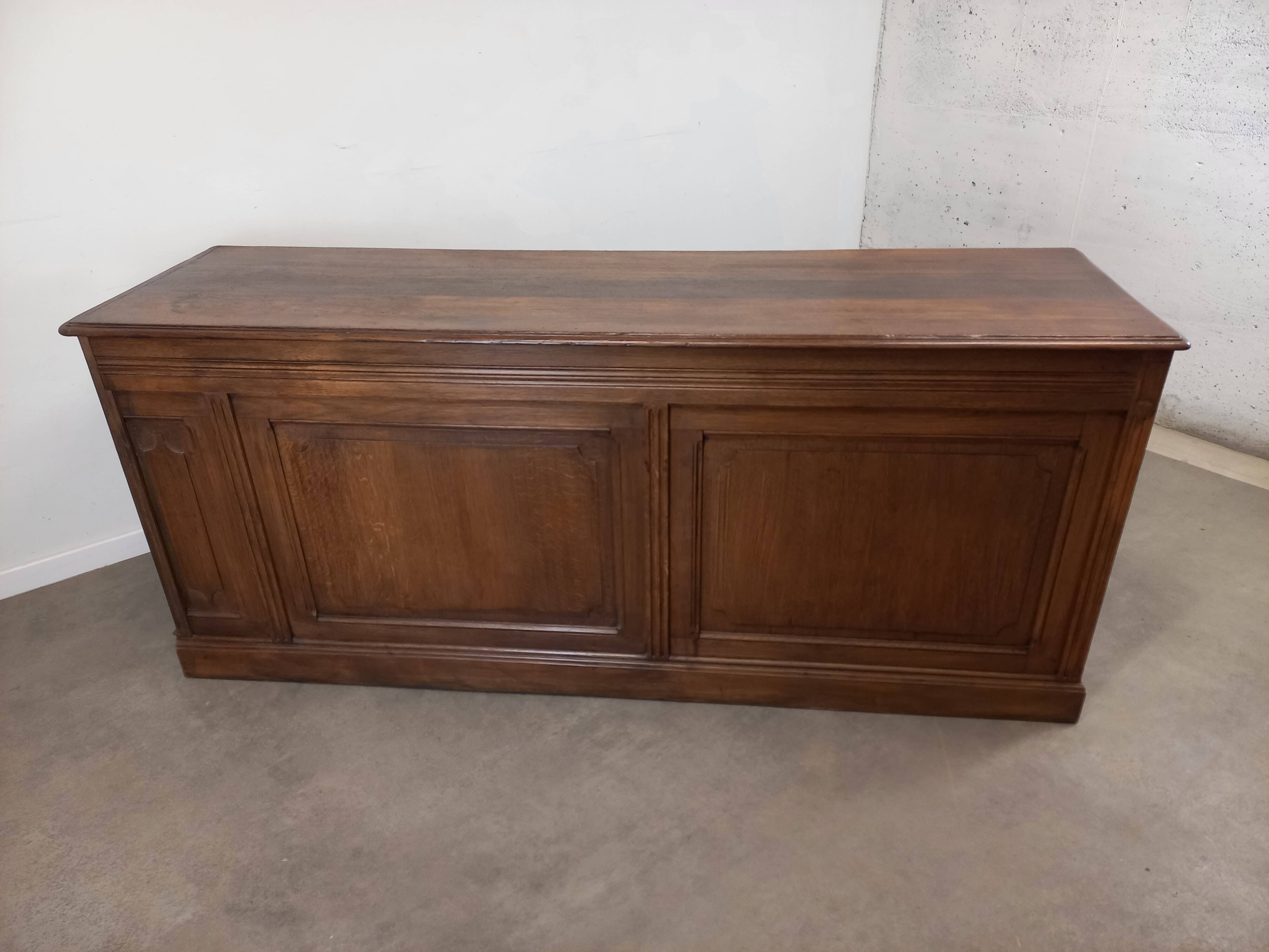 Banque de magasin à tiroirs en chêne